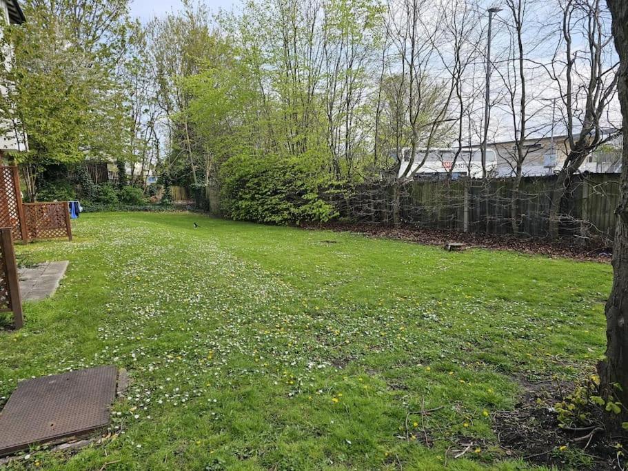 Апартаменты Lovely Flat Close To Shepherd'S Bush Лондон Экстерьер фото
