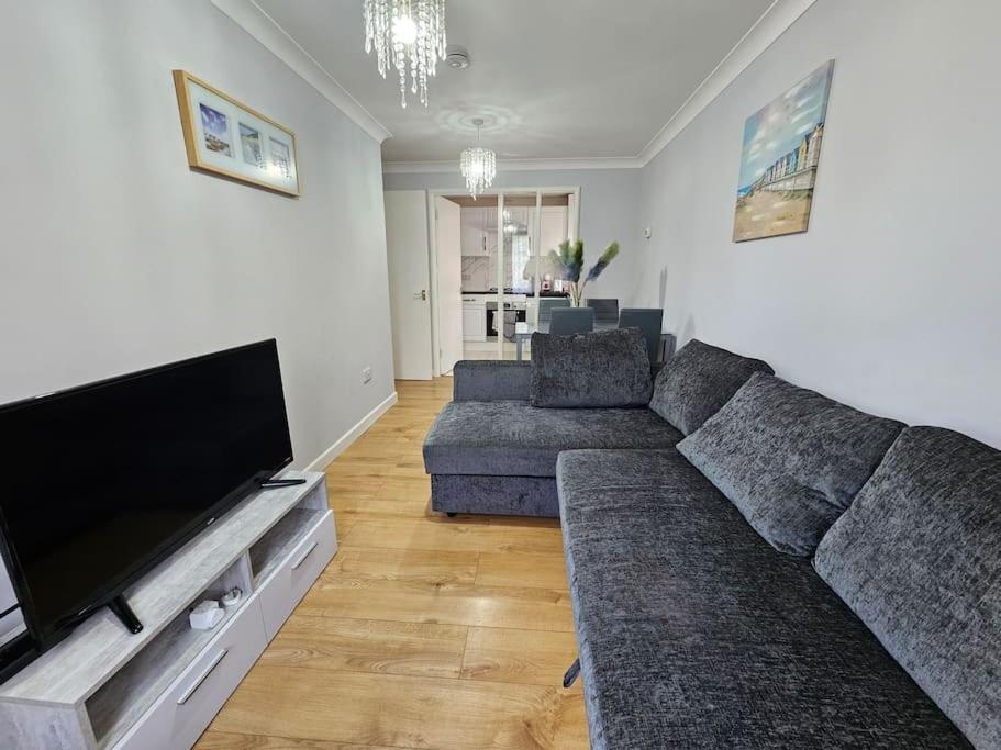 Апартаменты Lovely Flat Close To Shepherd'S Bush Лондон Экстерьер фото